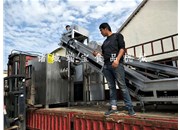 發(fā)往安徽的凍盤破碎機，提升機