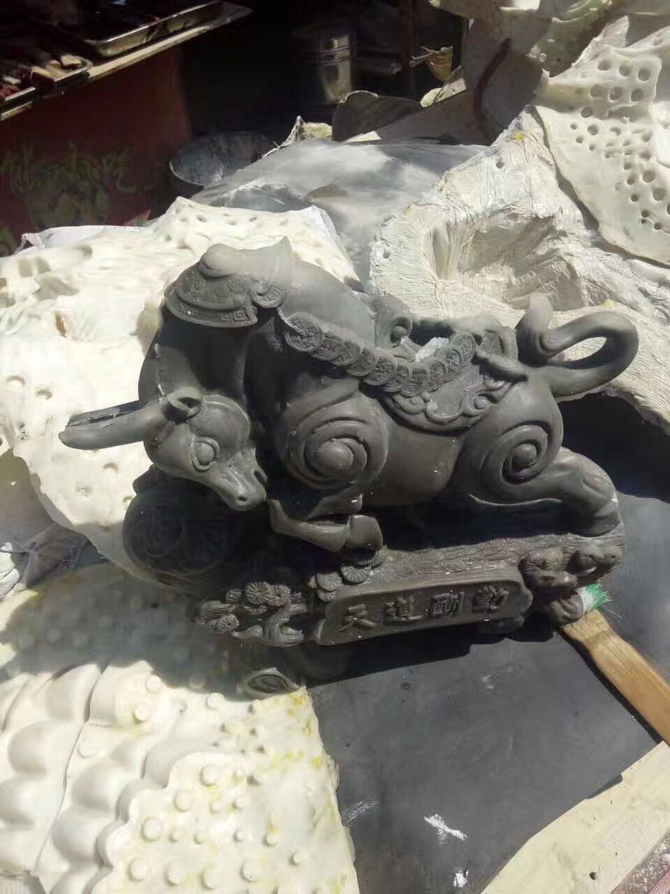 如何使用工業(yè)級模具硅膠制作模具？