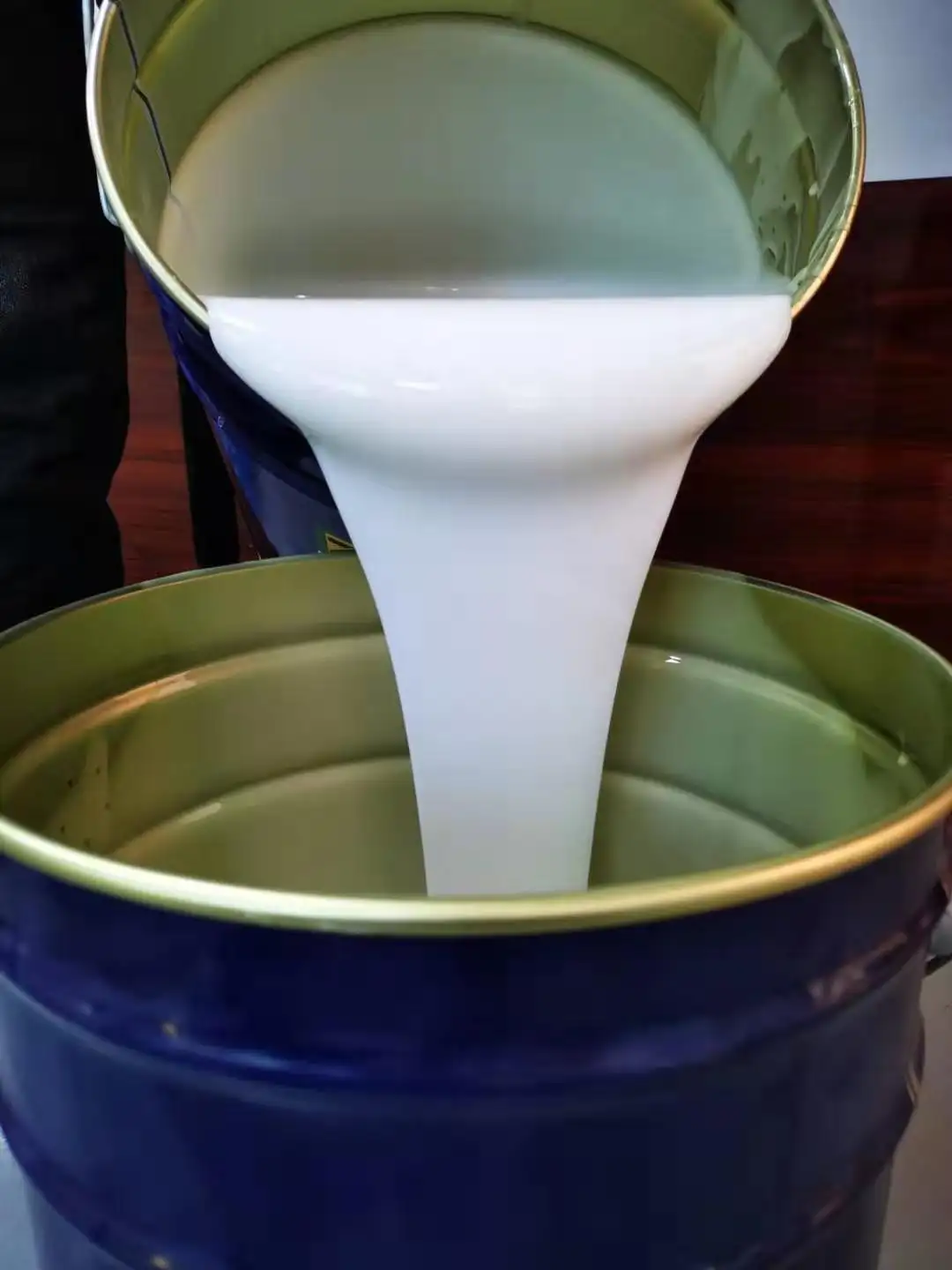 如何避免液體硅膠出現(xiàn)中毒現(xiàn)象？