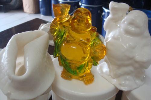 哪些硬度的液體硅膠更適合翻模工藝品 ？